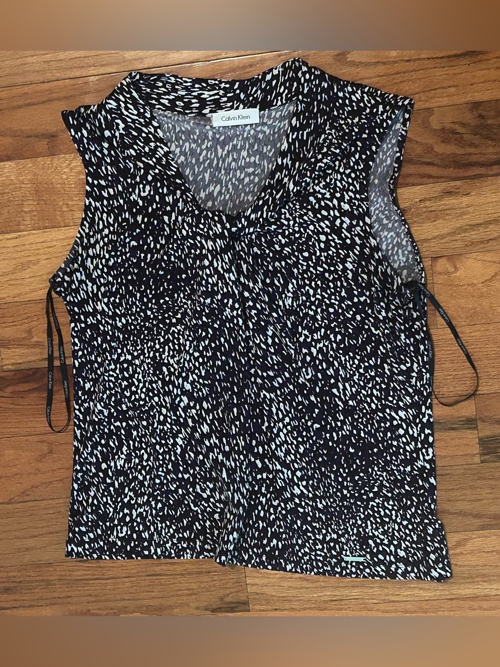 Calvin Klein CK Women's Geometric Twist Knot V-Neck Sleeveless Top L 12-14 - Picture 10 of 15